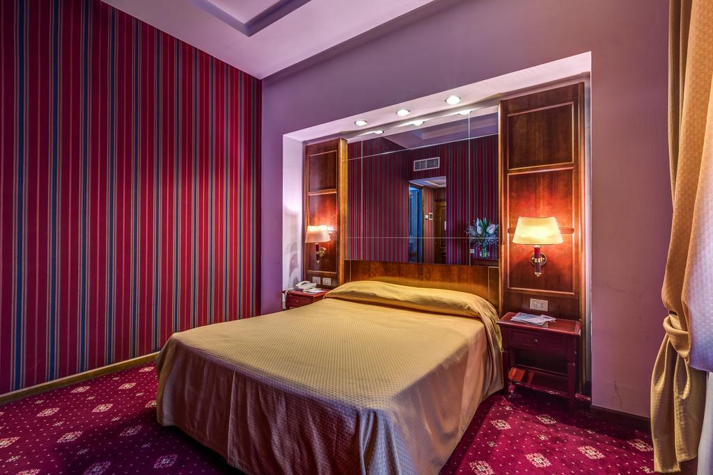 Atlante Garden Hotel Rome Bagian luar foto