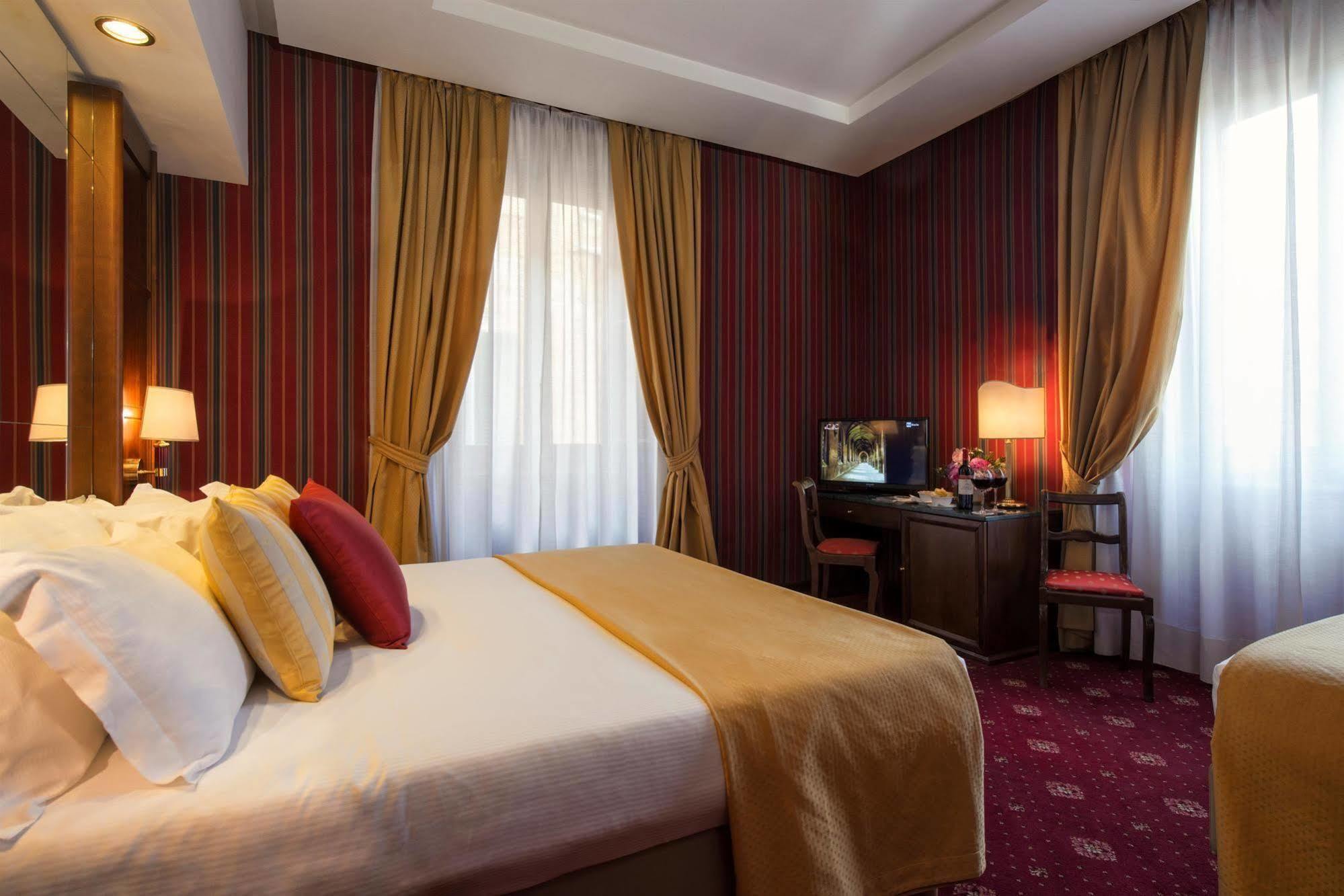 Atlante Garden Hotel Rome Bagian luar foto