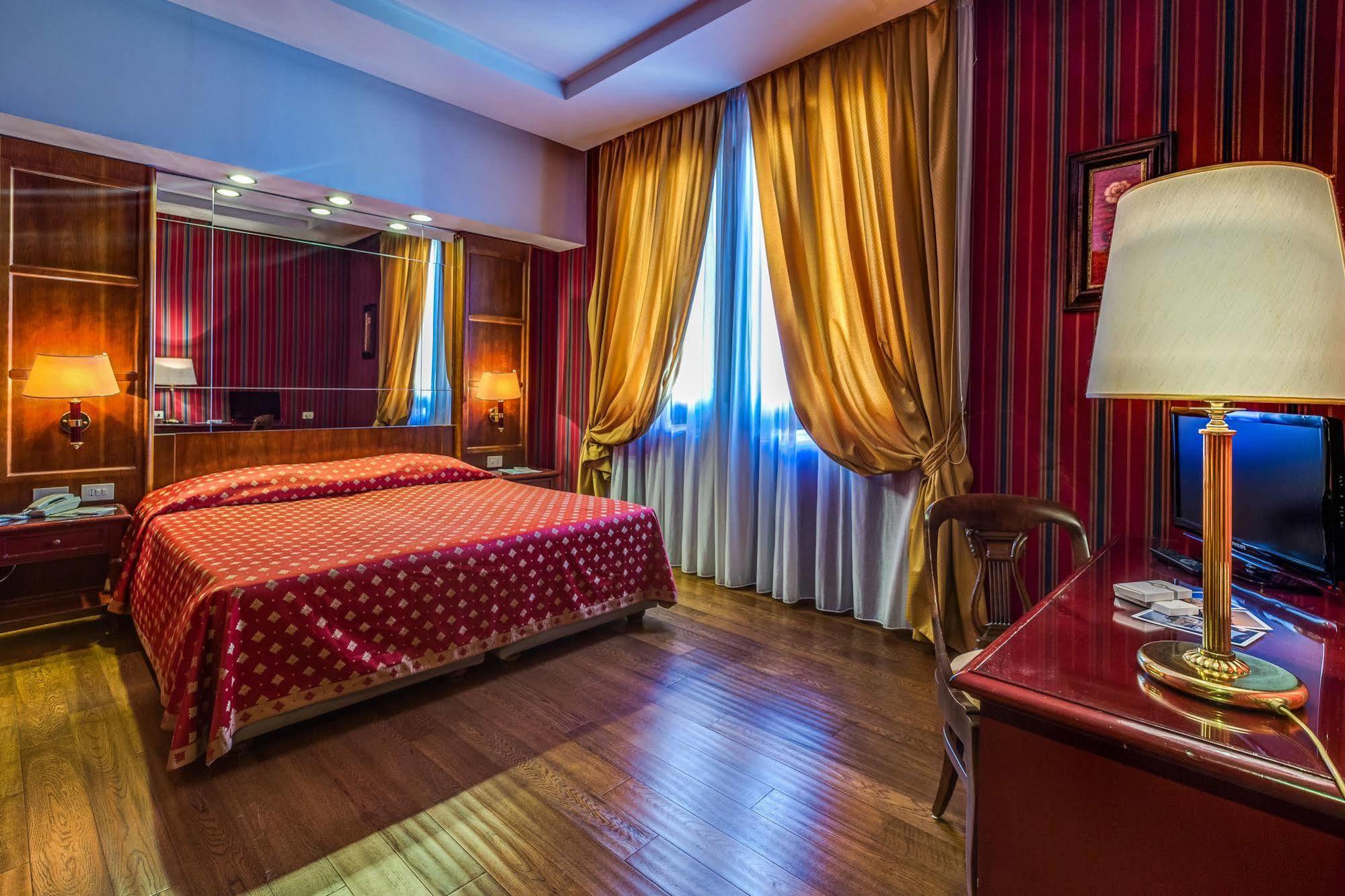 Atlante Garden Hotel Rome Bagian luar foto