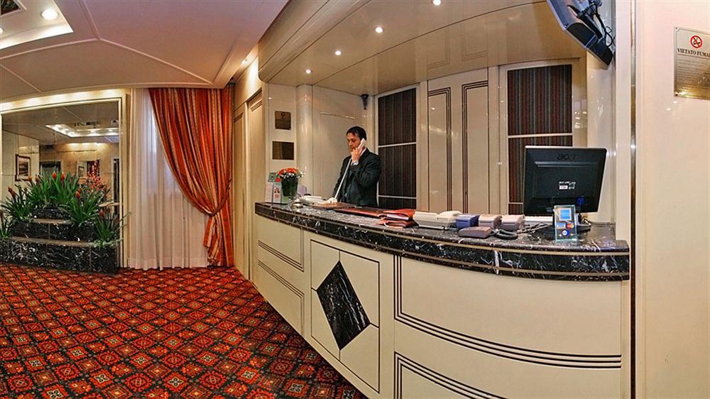 Atlante Garden Hotel Rome Bagian luar foto