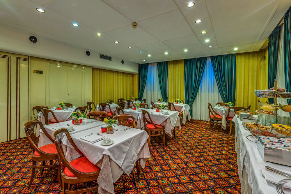 Atlante Garden Hotel Rome Bagian luar foto